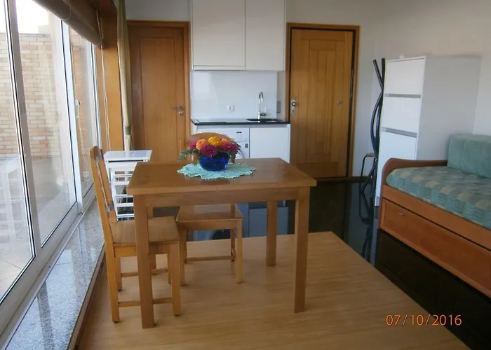 شقة Sun, Pool And إسموريز