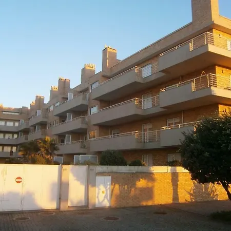 Sun, Pool And Apartment Esmoriz
